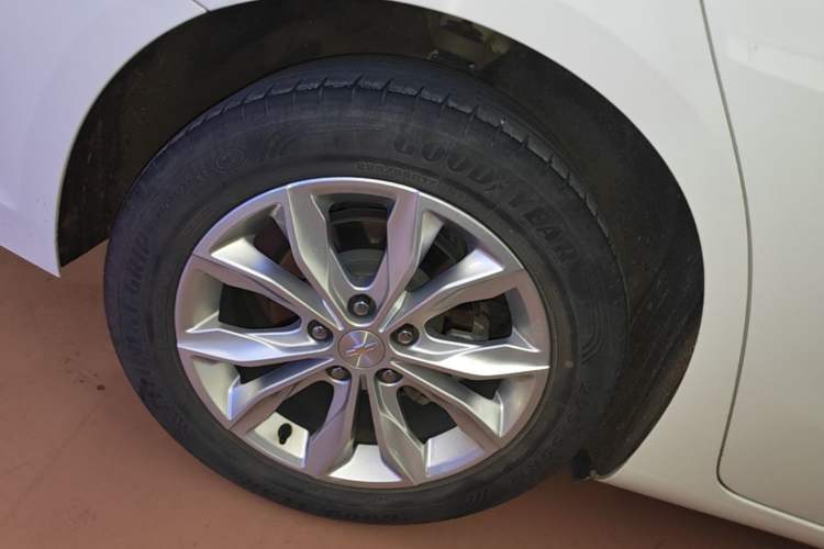 Used Chevrolet Malibu XL 2021 535T Automatic Sport Edition Right Rear Wheel Hub
