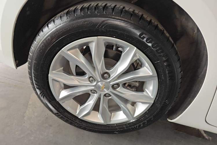 Used Chevrolet Malibu XL 2021 535T Automatic Sport Edition Right Rear Wheel Hub