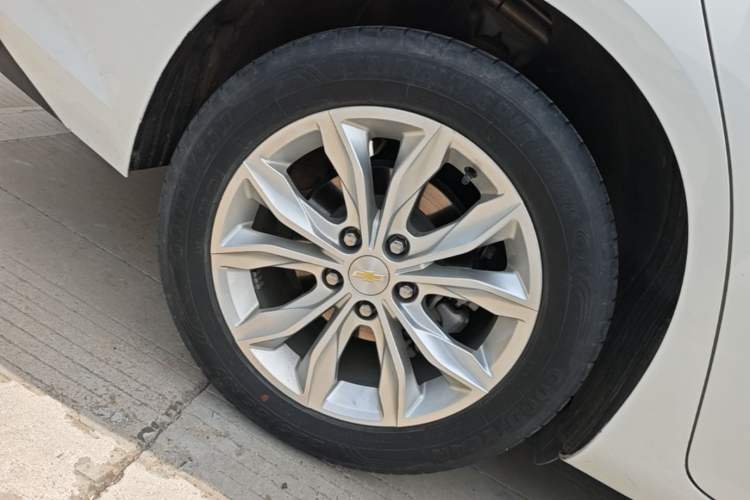 Used Chevrolet Malibu XL 2021 535T Automatic Sport Edition Right Rear Wheel Hub