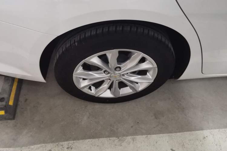 Used Chevrolet Malibu XL 2021 535T Automatic Sport Edition Right Rear Wheel Hub