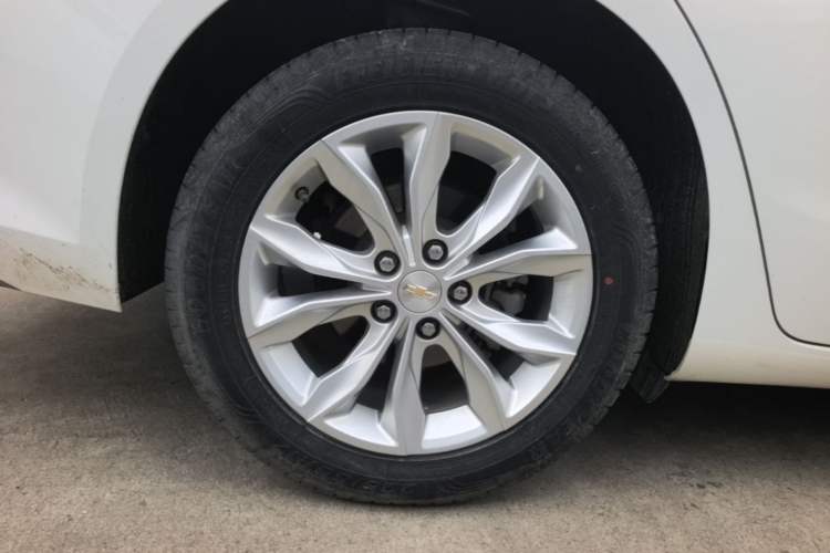 Used Chevrolet Malibu XL 2021 535T Automatic Sport Edition Right Rear Wheel Hub