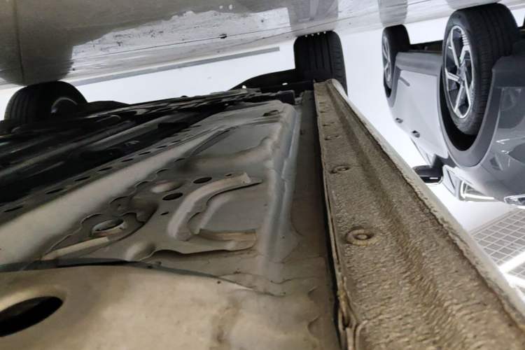 Used Chevrolet Malibu XL 2021 535T Automatic Sport Edition Right Side Sill