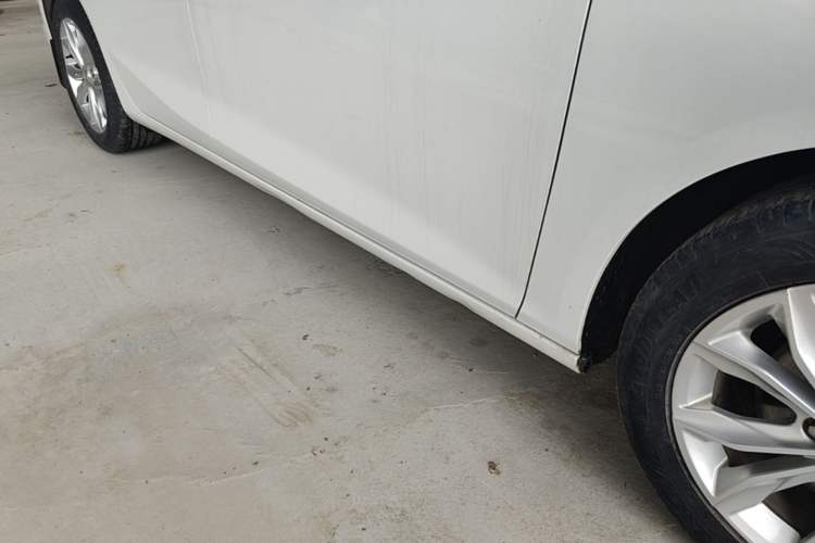 Used Chevrolet Malibu XL 2021 535T Automatic Sport Edition Right Side Sill