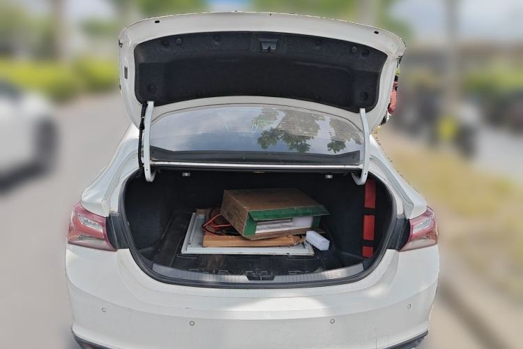 Used Chevrolet Malibu XL 2021 535T Automatic Sport Edition Trunk