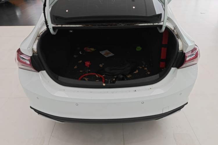 Used Chevrolet Malibu XL 2021 535T Automatic Sport Edition Trunk