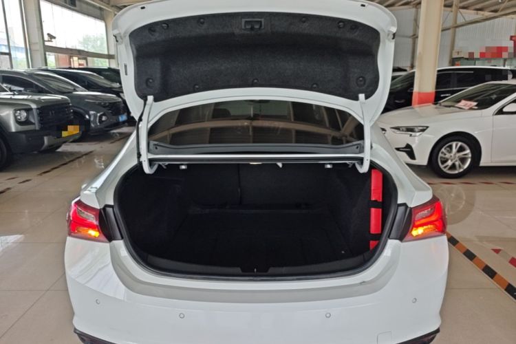 Used Chevrolet Malibu XL 2021 535T Automatic RuiLian Edition Trunk