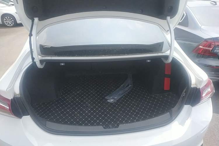 Used Chevrolet Malibu XL 2021 535T Automatic Sport Edition Trunk