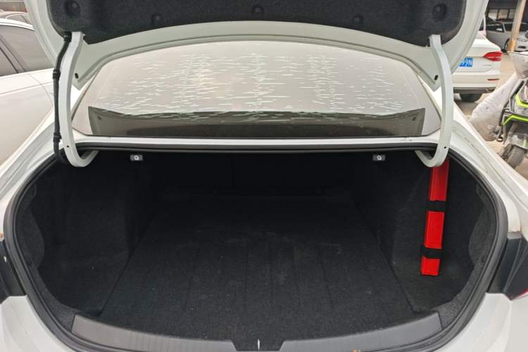 Used Chevrolet Malibu XL 2021 535T Automatic Sport Edition Trunk