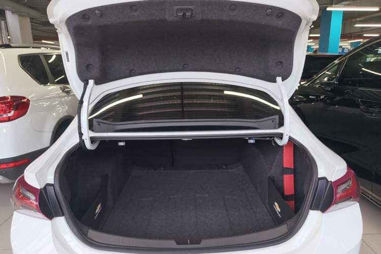 Used Chevrolet Malibu XL 2021 535T Automatic Sport Edition Trunk