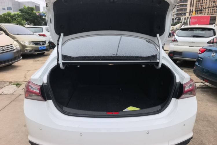 Used Chevrolet Malibu XL 2021 535T Automatic Sport Edition Trunk