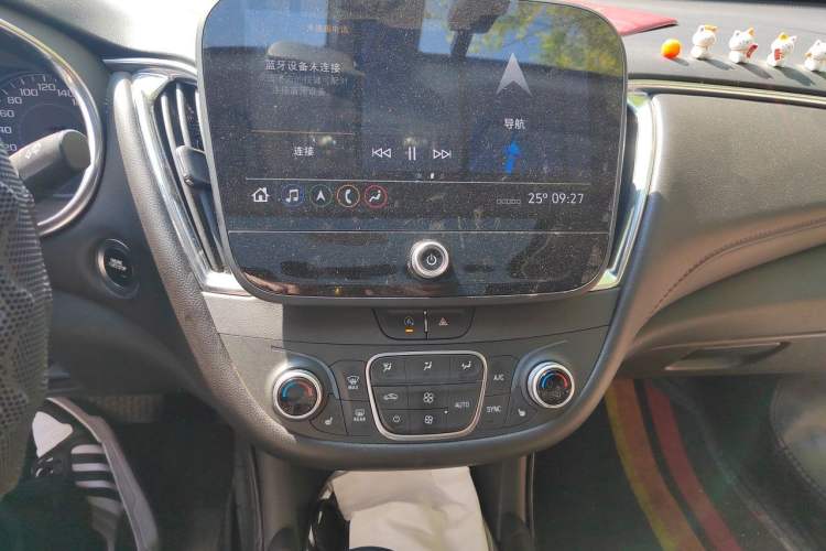 Used Chevrolet Malibu XL 2022 Redline 550T Automatic Sport Edition Audio And AC Panel