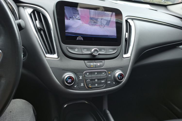 Used Chevrolet Malibu XL 2022 535T Automatic Sport Edition Audio And AC Panel