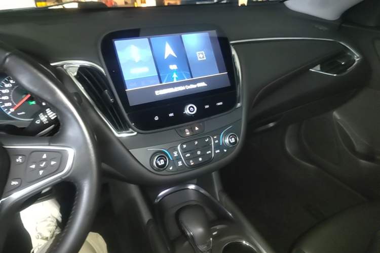 Used Chevrolet Malibu XL 2022 Redline 550T Automatic Sport Edition Audio And AC Panel