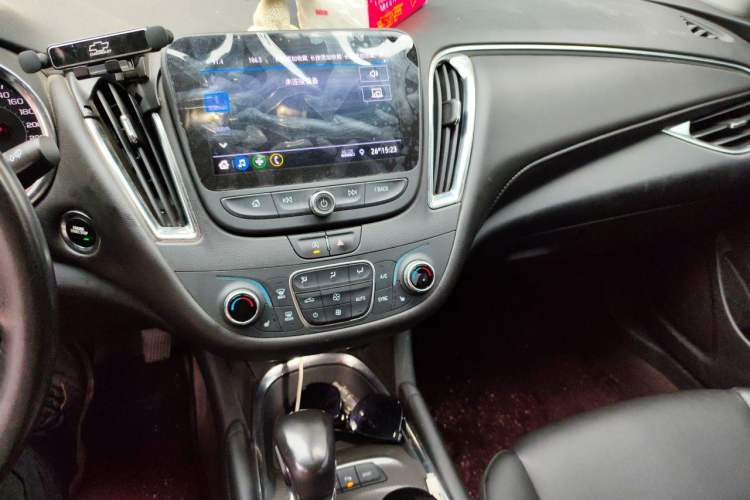 Used Chevrolet Malibu XL 2022 535T Automatic Sport Edition Audio And AC Panel