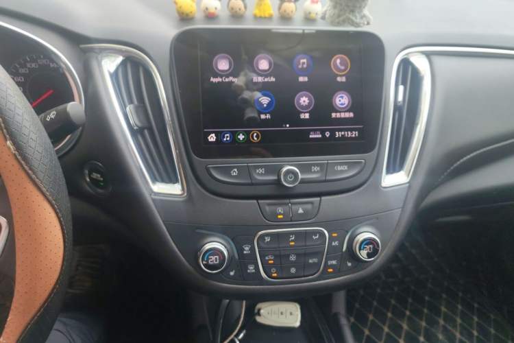 Used Chevrolet Malibu XL 2022 535T Automatic Sport Edition Audio And AC Panel