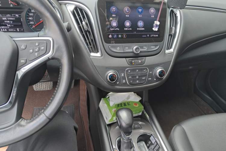 Used Chevrolet Malibu XL 2022 535T Automatic Sport Edition Audio And AC Panel
