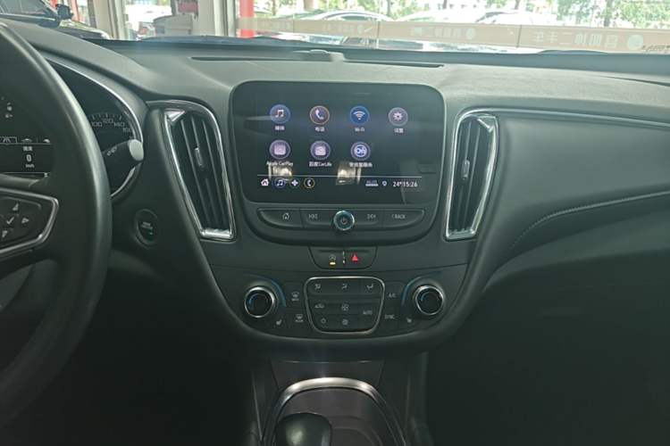 Used Chevrolet Malibu XL 2022 535T Automatic Sport Edition Audio And AC Panel