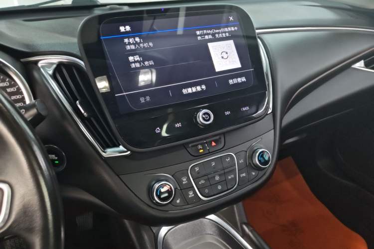 Used Chevrolet Malibu XL 2022 Redline 550T Automatic Sport Edition Audio And AC Panel