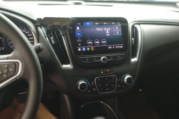 Used Chevrolet Malibu XL 2022 535T Automatic Sport Edition Audio And AC Panel
