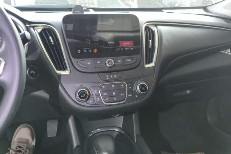 Used Chevrolet Malibu XL 2022 535T Automatic Sport Edition Audio And AC Panel
