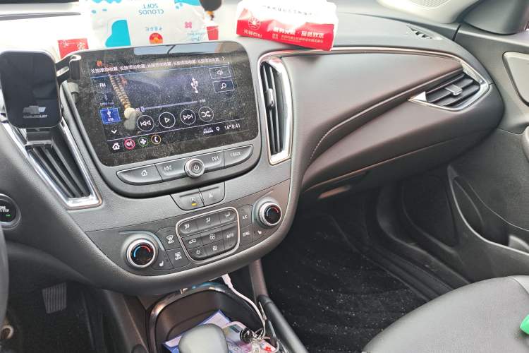 Used Chevrolet Malibu XL 2022 535T Automatic Sport Edition Audio And AC Panel