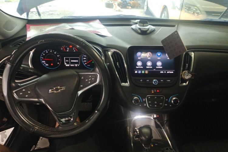 Used Chevrolet Malibu XL 2022 535T Automatic Sport Edition Center Console