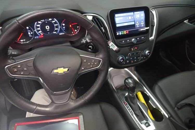 Used Chevrolet Malibu XL 2022 535T Automatic RuiLian Edition Center Console