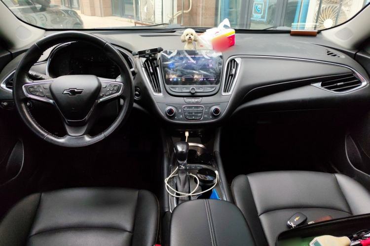 Used Chevrolet Malibu XL 2022 535T Automatic Sport Edition Center Console