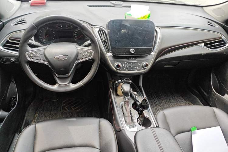 Used Chevrolet Malibu XL 2022 Redline 550T Automatic Sport Edition Center Console