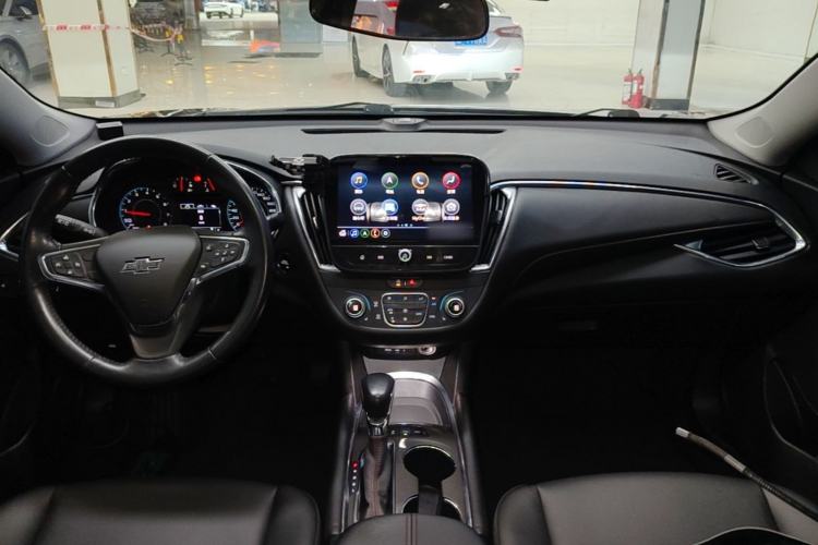 Used Chevrolet Malibu XL 2022 Redline 550T Automatic Sport Edition Center Console