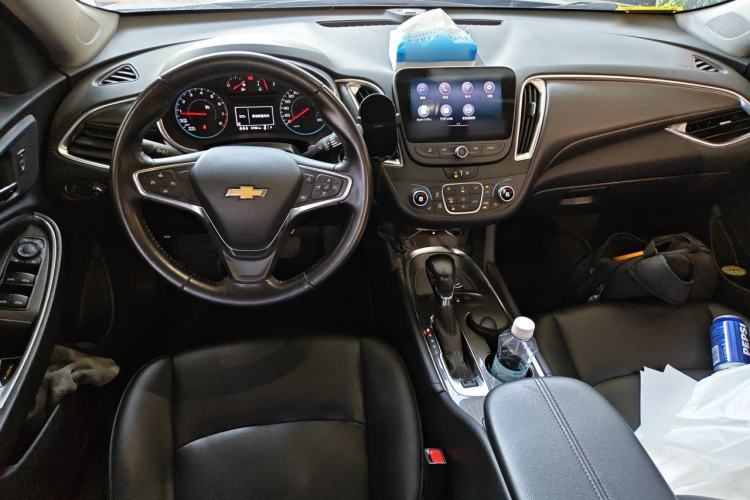Used Chevrolet Malibu XL 2022 535T Automatic Sport Edition Center Console