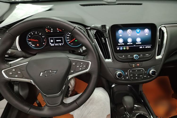Used Chevrolet Malibu XL 2022 535T Automatic Sport Edition Center Console