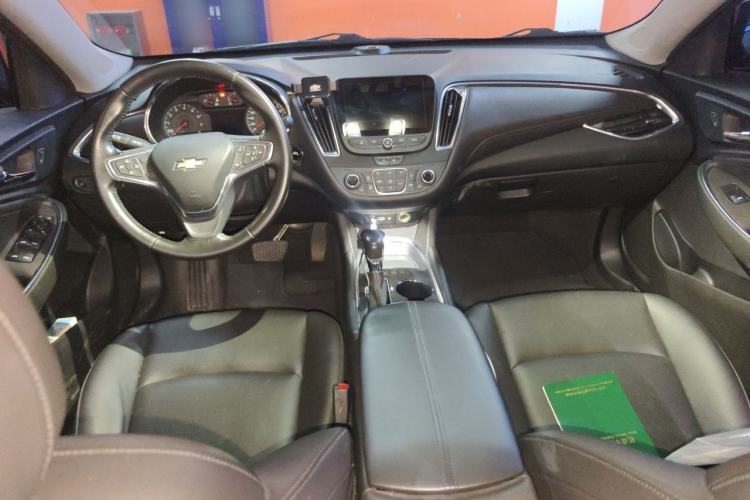 Used Chevrolet Malibu XL 2022 535T Automatic Sport Edition Center Console