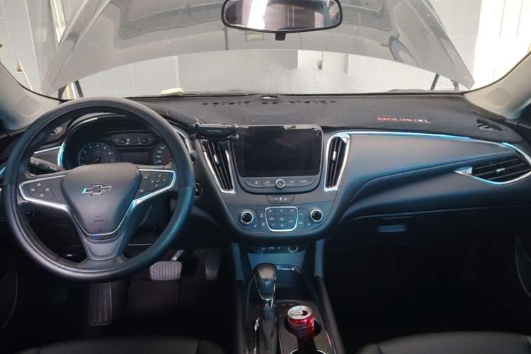 Used Chevrolet Malibu XL 2022 535T Automatic Sport Edition Center Console