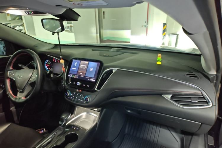 Used Chevrolet Malibu XL 2022 Redline 550T Automatic Sport Edition Center Console