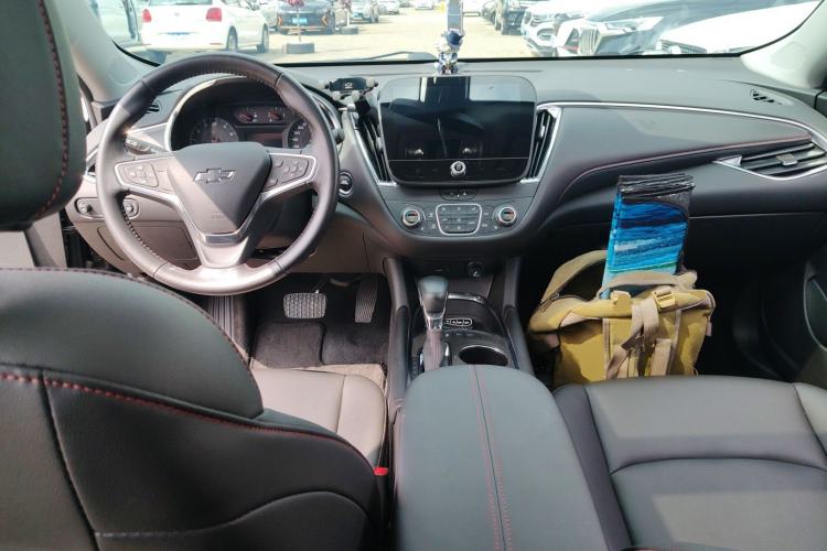 Used Chevrolet Malibu XL 2022 Redline 550T Automatic Sport Edition Center Console
