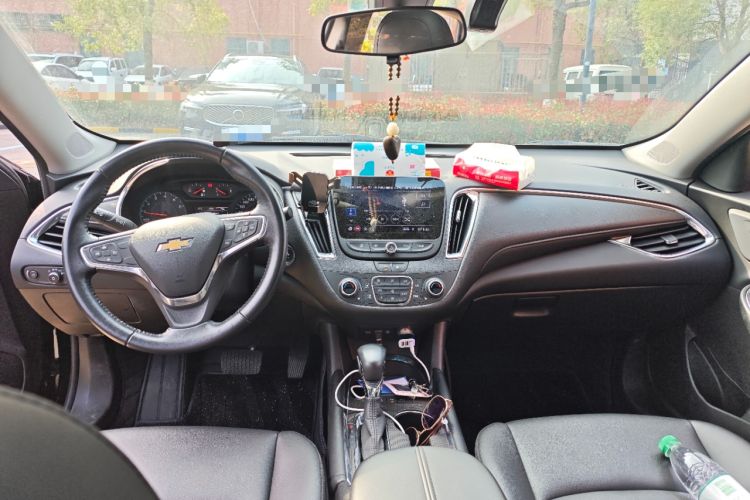 Used Chevrolet Malibu XL 2022 535T Automatic Sport Edition Center Console