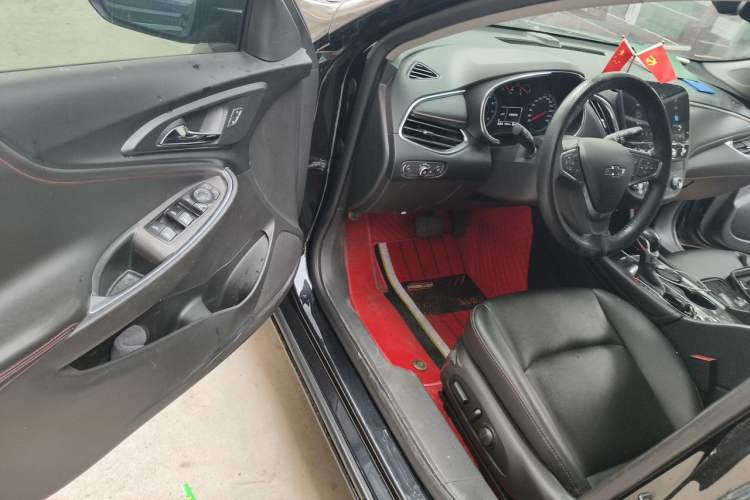 Used Chevrolet Malibu XL 2022 Redline 550T Automatic Sport Edition Driver Seat