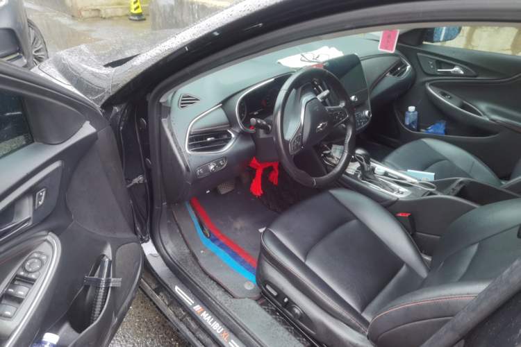 Used Chevrolet Malibu XL 2022 Redline 550T Automatic Sport Edition Driver Seat