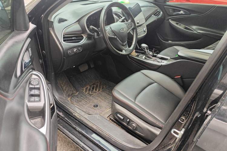 Used Chevrolet Malibu XL 2022 Redline 550T Automatic Sport Edition Driver Seat