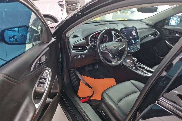 Used Chevrolet Malibu XL 2022 Redline 550T Automatic Sport Edition Driver Seat