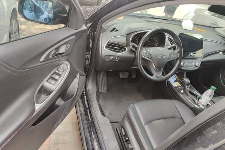 Used Chevrolet Malibu XL 2022 Redline 550T Automatic Sport Edition Driver Seat