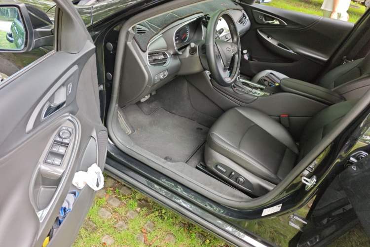 Used Chevrolet Malibu XL 2022 535T Automatic Sport Edition Driver Seat