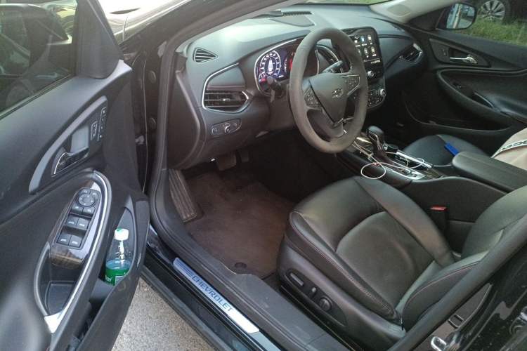 Used Chevrolet Malibu XL 2022 Redline 550T Automatic Smart Edition Driver Seat
