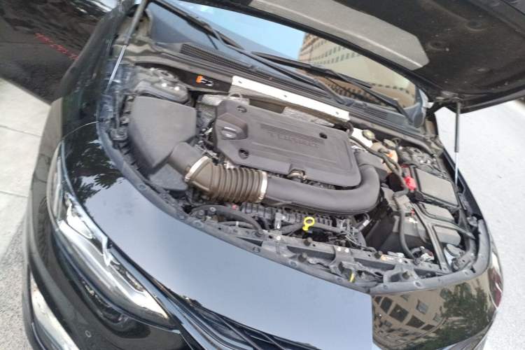 Used Chevrolet Malibu XL 2022 Redline 550T Automatic Smart Edition Engine Bay Right