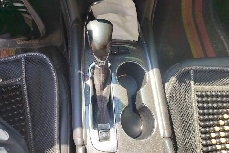 Used Chevrolet Malibu XL 2022 Redline 550T Automatic Sport Edition Gear Lever