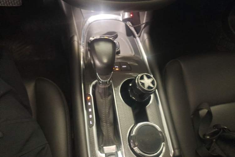 Used Chevrolet Malibu XL 2022 535T Automatic Sport Edition Gear Lever