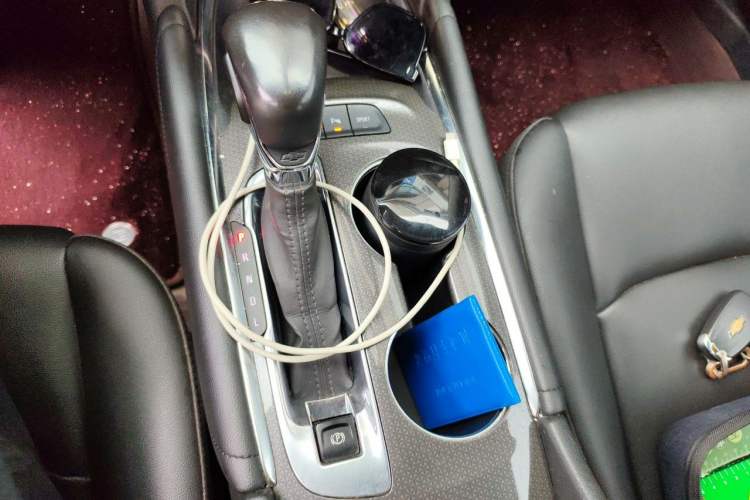 Used Chevrolet Malibu XL 2022 535T Automatic Sport Edition Gear Lever