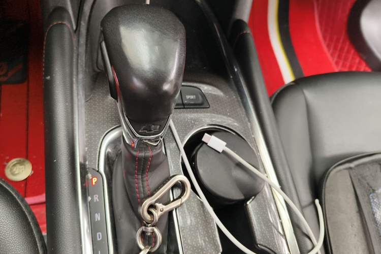 Used Chevrolet Malibu XL 2022 Redline 550T Automatic Sport Edition Gear Lever