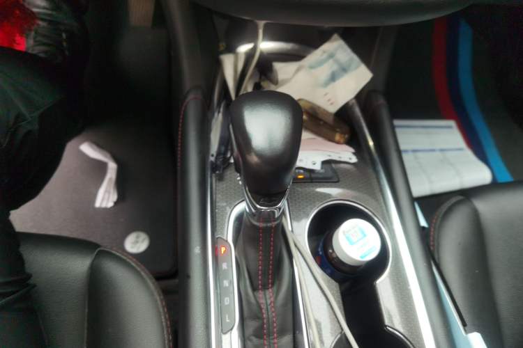 Used Chevrolet Malibu XL 2022 Redline 550T Automatic Sport Edition Gear Lever